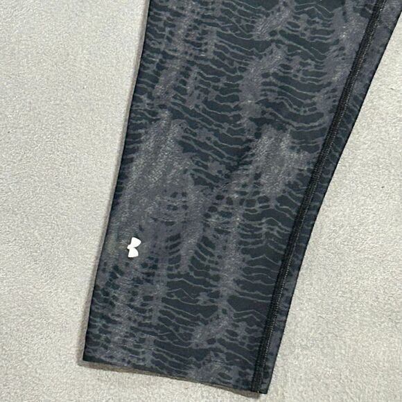 Under Armour Leggings Womens Medium Capri HeatGear Black Grey Yoga‎ Pilates - Picture 4 of 14
